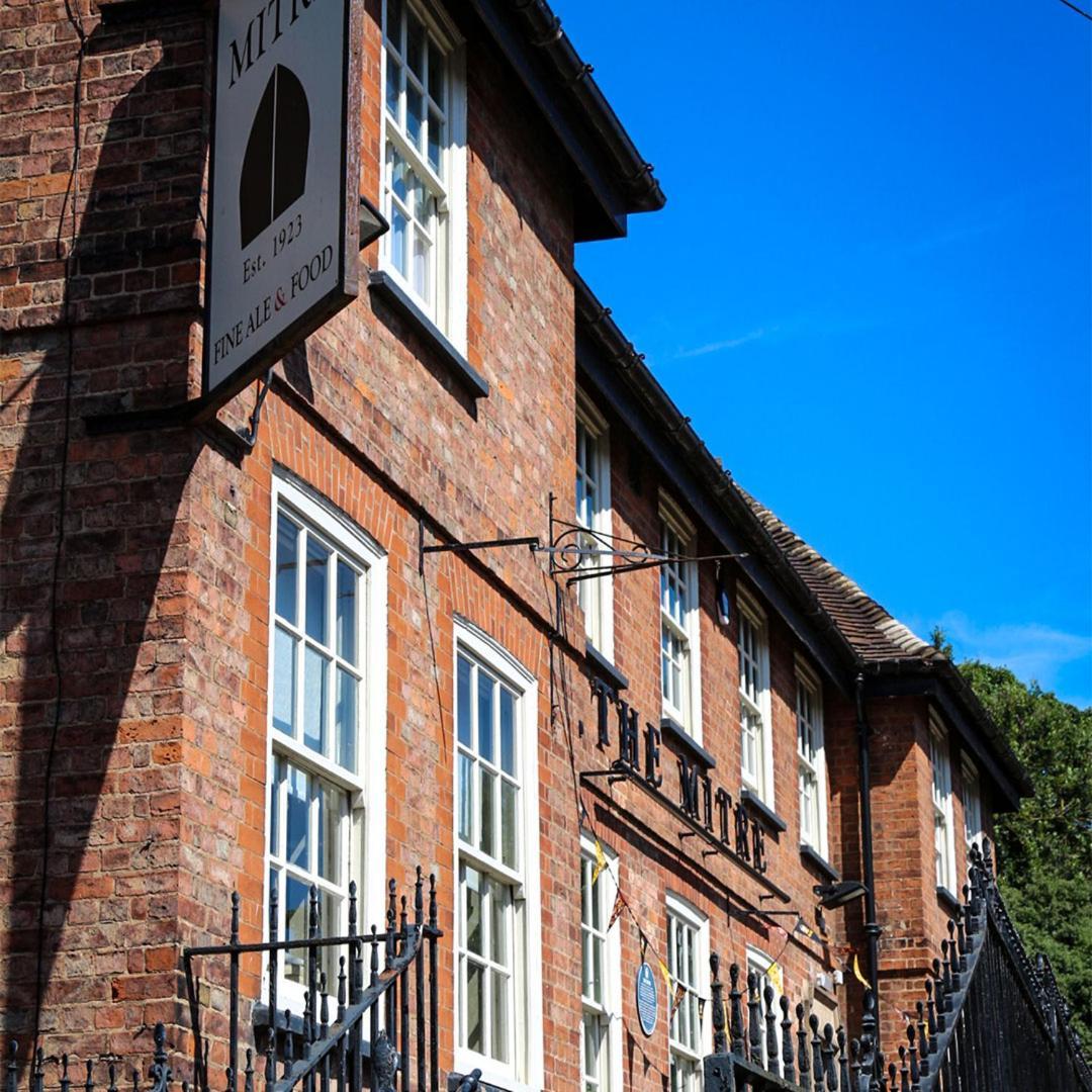 The Mitre Inn Knaresborough Exterior photo