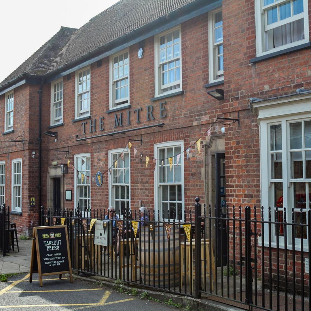 The Mitre Inn Knaresborough Exterior photo