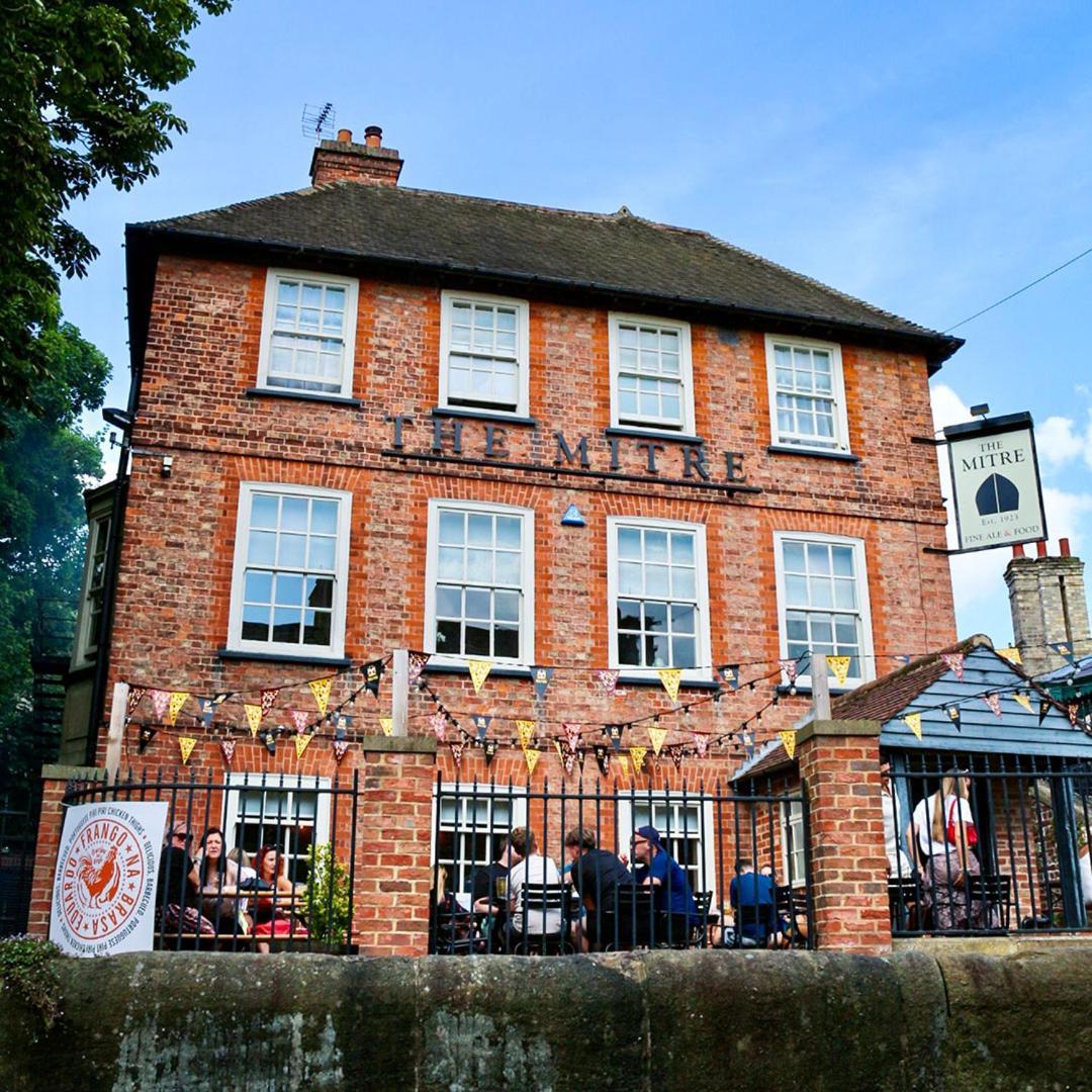 The Mitre Inn Knaresborough Exterior photo